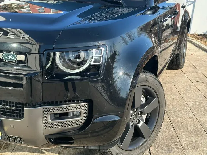 2022 Land Rover Defender 3.0T 400HP L6 8AT,autocango,china used car exporter,china ev exporter,chinese used car exporter,chinese used ev exporter