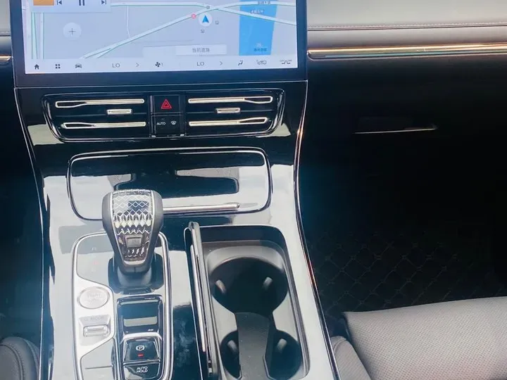 2024 GAC Trumpchi M8 2.0T 252HP L4 8AT,autocango,china used car exporter,china ev exporter,chinese used car exporter,chinese used ev exporter