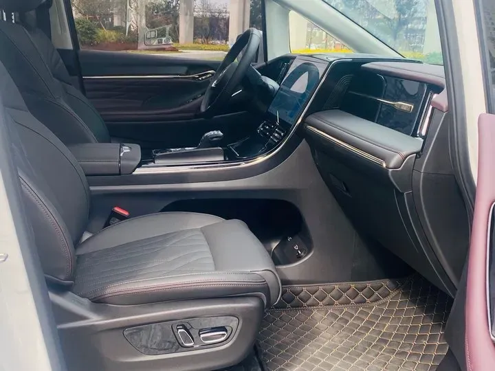 2024 GAC Trumpchi M8 2.0T 252HP L4 8AT,autocango,china used car exporter,china ev exporter,chinese used car exporter,chinese used ev exporter