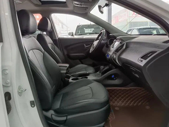 2015 Hyundai ix35 2.0L 160HP L4 6AT,autocango,china used car exporter,china ev exporter,chinese used car exporter,chinese used ev exporter
