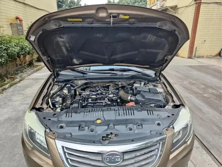 2012 BYD G6 2.0L 140HP L4 5MT,autocango,china used car exporter,china ev exporter,chinese used car exporter,chinese used ev exporter