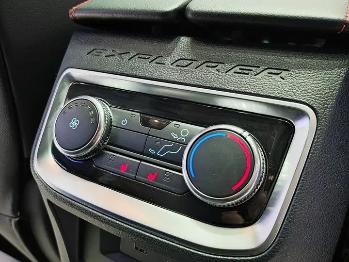 2023 Ford Explorer 2.3T 276HP L4 10AT,autocango,china used car exporter,china ev exporter,chinese used car exporter,chinese used ev exporter