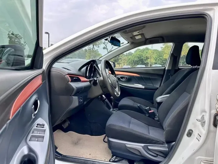 2016 Toyota Yaris L 1.5L 107HP L4 4AT,autocango,china used car exporter,china ev exporter,chinese used car exporter,chinese used ev exporter