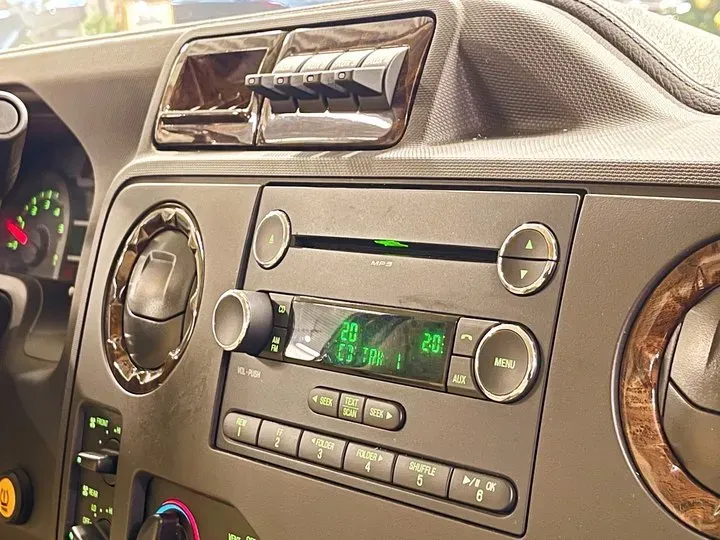 2011 Ford E350 5.4L 258HP V8 5AT,autocango,china used car exporter,china ev exporter,chinese used car exporter,chinese used ev exporter