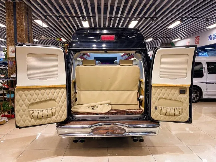 2011 Ford E350 5.4L 258HP V8 5AT,autocango,china used car exporter,china ev exporter,chinese used car exporter,chinese used ev exporter