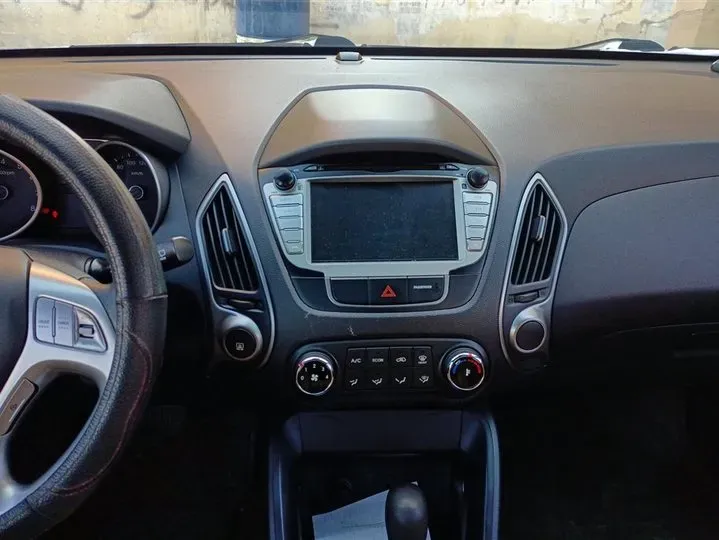 2013 Hyundai ix35 2.0L 165HP L4 6AT,autocango,china used car exporter,china ev exporter,chinese used car exporter,chinese used ev exporter