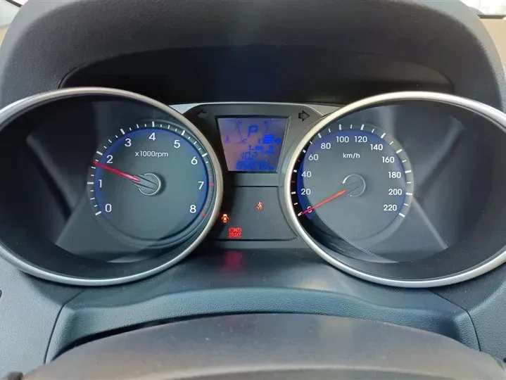 2013 Hyundai ix35 2.0L 165HP L4 6AT,autocango,china used car exporter,china ev exporter,chinese used car exporter,chinese used ev exporter