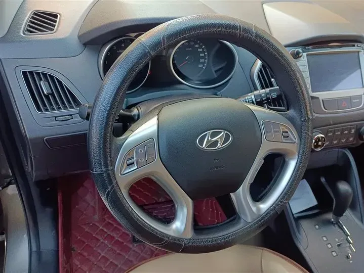 2013 Hyundai ix35 2.0L 165HP L4 6AT,autocango,china used car exporter,china ev exporter,chinese used car exporter,chinese used ev exporter