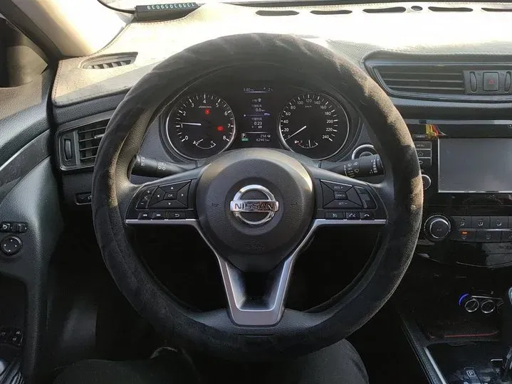 2017 Nissan X-Trail 2.0L 150HP L4 CVT,autocango,china used car exporter,china ev exporter,chinese used car exporter,chinese used ev exporter