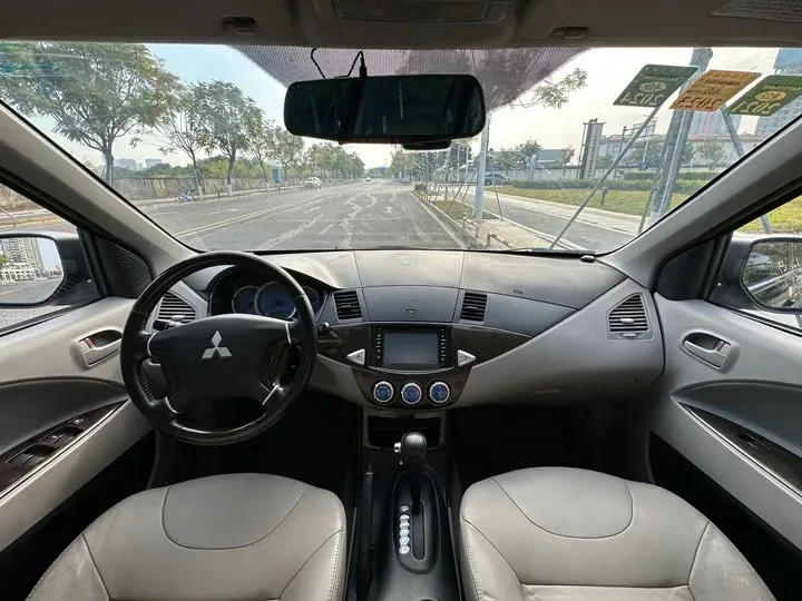 2011 Mitsubishi Zinger 2.0L 170HP L4 4AT,autocango,china used car exporter,china ev exporter,chinese used car exporter,chinese used ev exporter