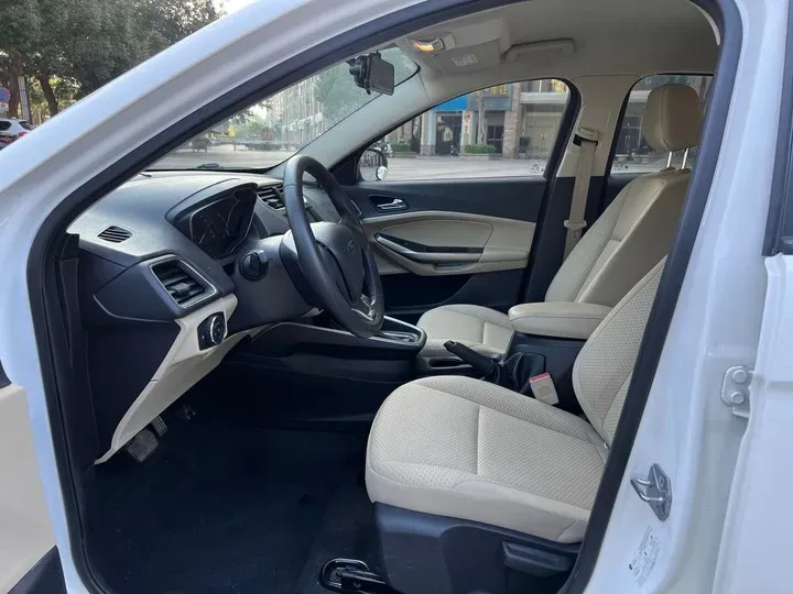 2017 Ford Escort 1.5L 113HP L4 6AT,autocango,china used car exporter,china ev exporter,chinese used car exporter,chinese used ev exporter