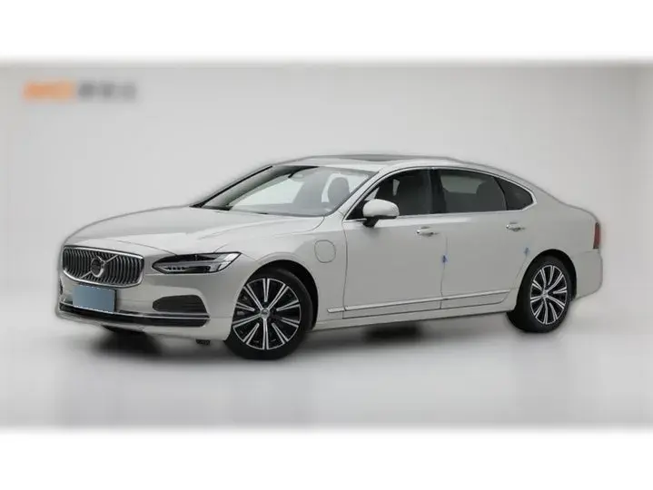 2022 Volvo S90 2.0T 303HP L4 8AT PHEV 11.6KWH