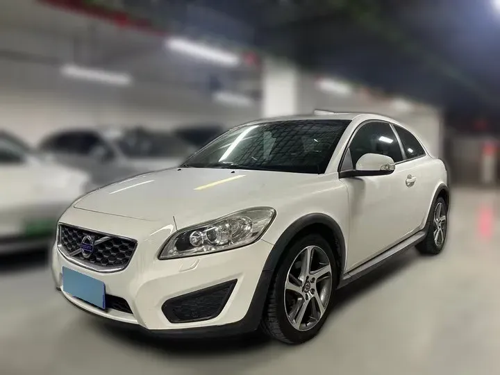 2012 Volvo C30 2.0L 145HP L4 6DCT,autocango,china used car exporter,china ev exporter,chinese used car exporter,chinese used ev exporter