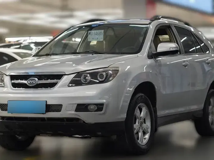 2011 BYD M6 2.4L 160HP L4 4AT