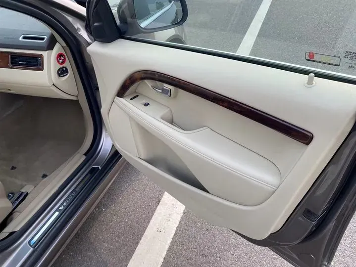 2010 Volvo S80L 2.5T 200HP L5 6AT,autocango,china used car exporter,china ev exporter,chinese used car exporter,chinese used ev exporter