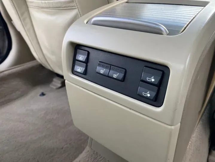 2010 Volvo S80L 2.5T 200HP L5 6AT,autocango,china used car exporter,china ev exporter,chinese used car exporter,chinese used ev exporter