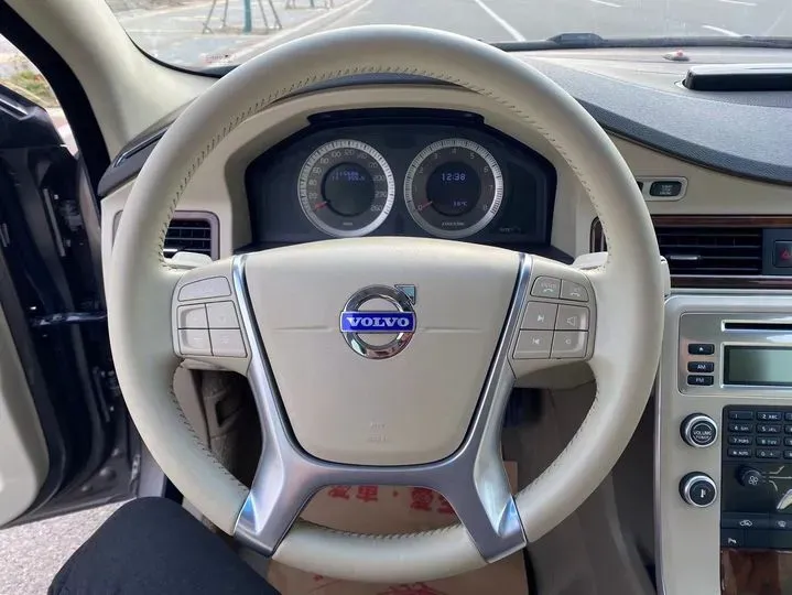 2010 Volvo S80L 2.5T 200HP L5 6AT,autocango,china used car exporter,china ev exporter,chinese used car exporter,chinese used ev exporter