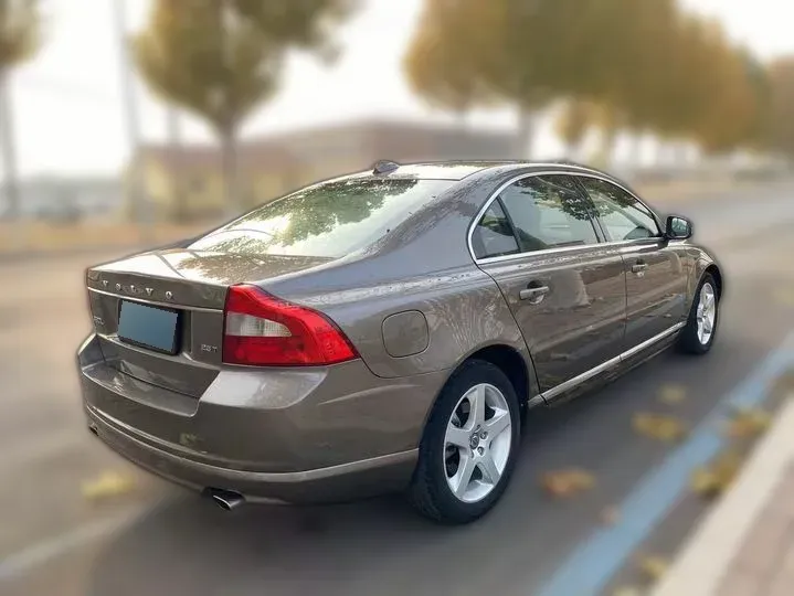 2010 Volvo S80L 2.5T 200HP L5 6AT,autocango,china used car exporter,china ev exporter,chinese used car exporter,chinese used ev exporter