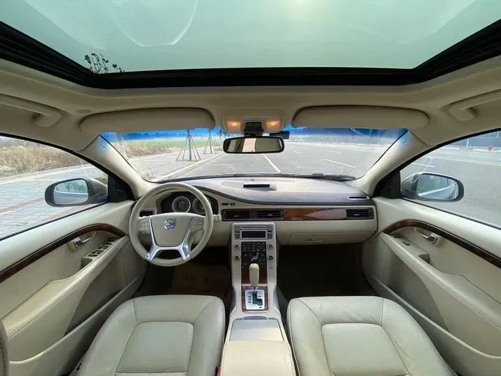 2010 Volvo S80L 2.5T 200HP L5 6AT,autocango,china used car exporter,china ev exporter,chinese used car exporter,chinese used ev exporter