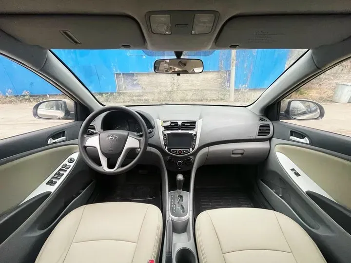 2013 Hyundai Reina 1.4L 107HP L4 4AT,autocango,china used car exporter,china ev exporter,chinese used car exporter,chinese used ev exporter