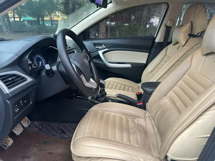 2016 ChangAn Alsvin V7 1.6L 124HP L4 5MT,autocango,china used car exporter,china ev exporter,chinese used car exporter,chinese used ev exporter