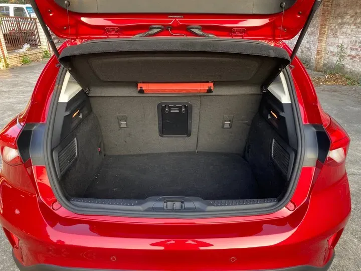 2020 Ford Focus Active 1.5T 174HP L3 8AT,autocango,china used car exporter,china ev exporter,chinese used car exporter,chinese used ev exporter