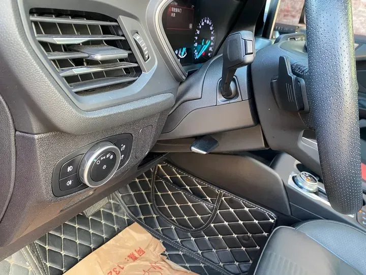 2020 Ford Focus Active 1.5T 174HP L3 8AT,autocango,china used car exporter,china ev exporter,chinese used car exporter,chinese used ev exporter