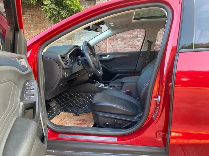 2020 Ford Focus Active 1.5T 174HP L3 8AT,autocango,china used car exporter,china ev exporter,chinese used car exporter,chinese used ev exporter