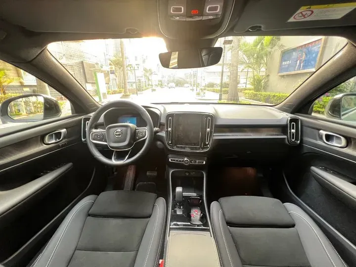 2023 Volvo C40 BEV 69KWH,autocango,china used car exporter,china ev exporter,chinese used car exporter,chinese used ev exporter