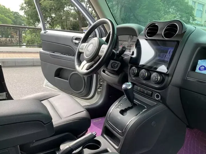2012 Jeep Patriot 2.4L 170HP L4 CVT,autocango,china used car exporter,china ev exporter,chinese used car exporter,chinese used ev exporter