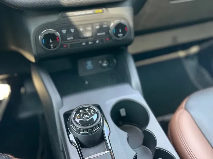 2021 YaSheng V-Class 2.0T 211HP L4 9AT,autocango,china used car exporter,china ev exporter,chinese used car exporter,chinese used ev exporter