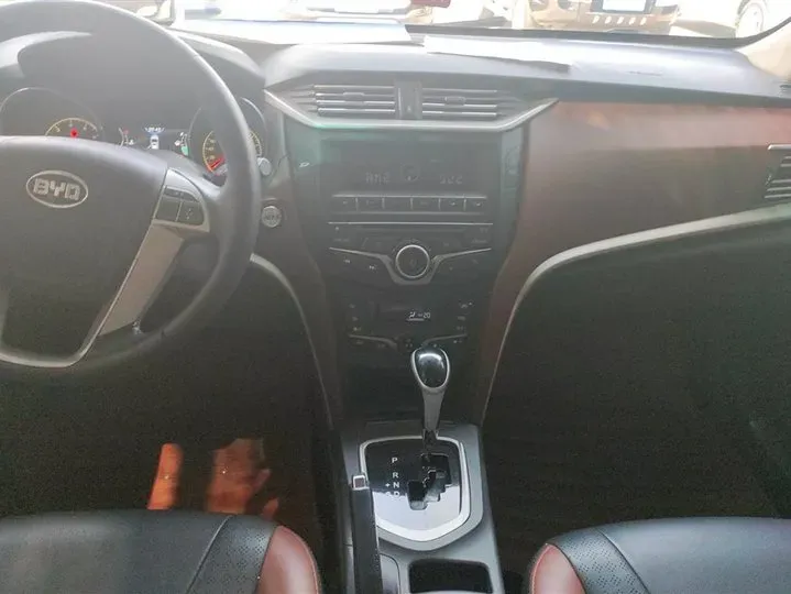 2014 BYD G5 1.5T 154HP L4 6DCT,autocango,china used car exporter,china ev exporter,chinese used car exporter,chinese used ev exporter