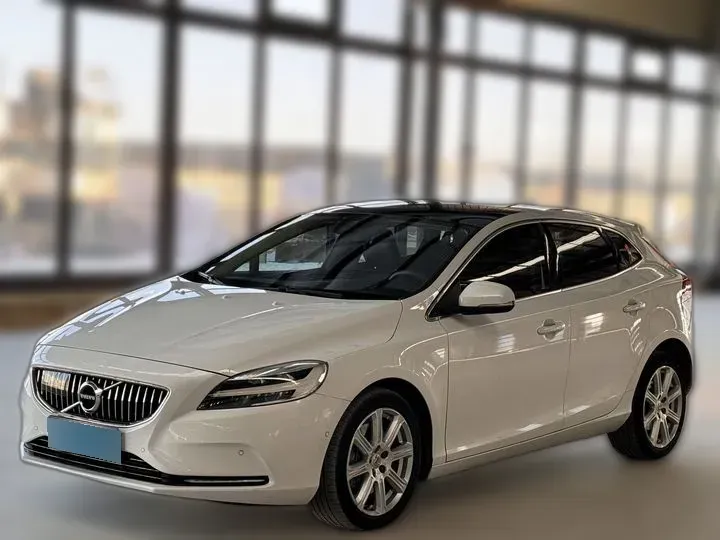 2018 Volvo V40 1.5T 152HP L4 6AT,autocango,china used car exporter,china ev exporter,chinese used car exporter,chinese used ev exporter