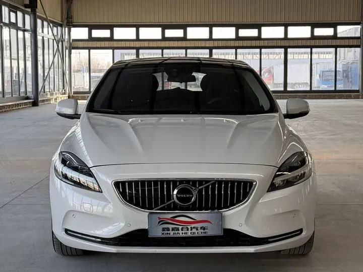2018 Volvo V40 1.5T 152HP L4 6AT,autocango,china used car exporter,china ev exporter,chinese used car exporter,chinese used ev exporter