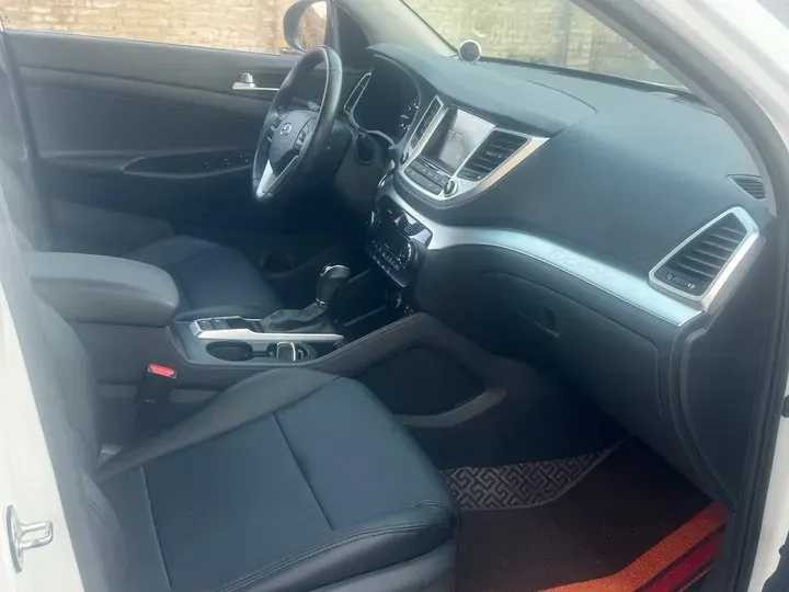 2015 Hyundai Tucson 1.6T 177HP L4 7DCT,autocango,china used car exporter,china ev exporter,chinese used car exporter,chinese used ev exporter