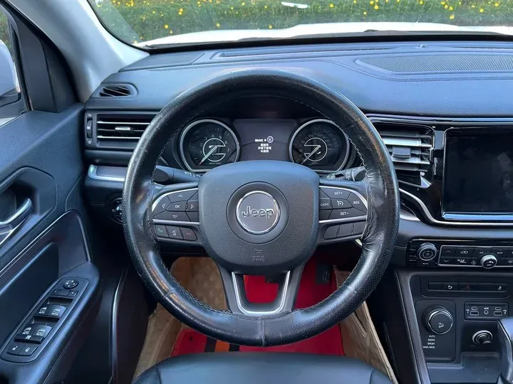 2018 Jeep Commander 2.0T 265HP L4 9AT,autocango,china used car exporter,china ev exporter,chinese used car exporter,chinese used ev exporter