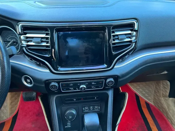 2018 Jeep Commander 2.0T 265HP L4 9AT,autocango,china used car exporter,china ev exporter,chinese used car exporter,chinese used ev exporter