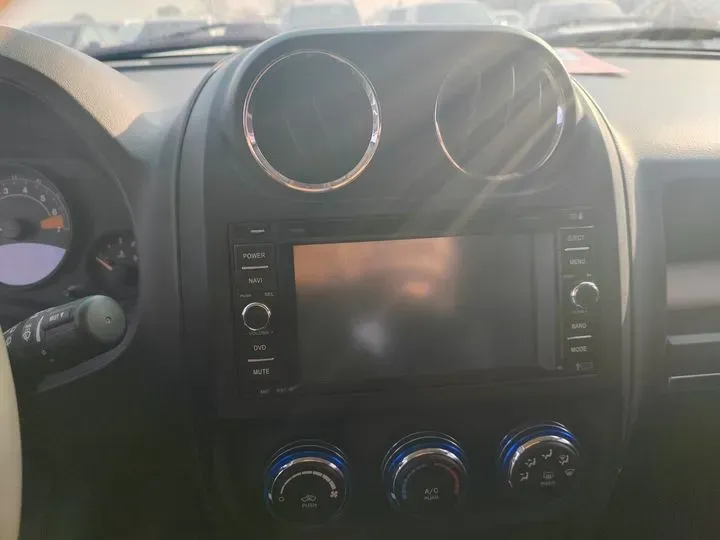 2015 Jeep Patriot 2.0L 156HP L4 6AT,autocango,china used car exporter,china ev exporter,chinese used car exporter,chinese used ev exporter