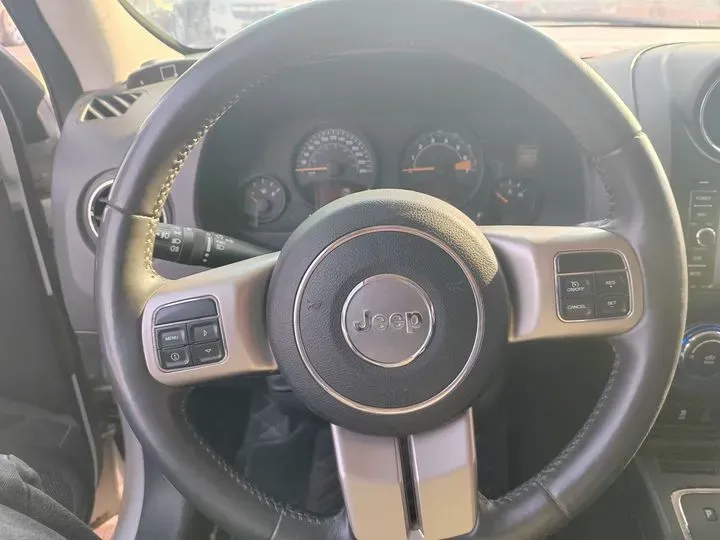 2015 Jeep Patriot 2.0L 156HP L4 6AT,autocango,china used car exporter,china ev exporter,chinese used car exporter,chinese used ev exporter