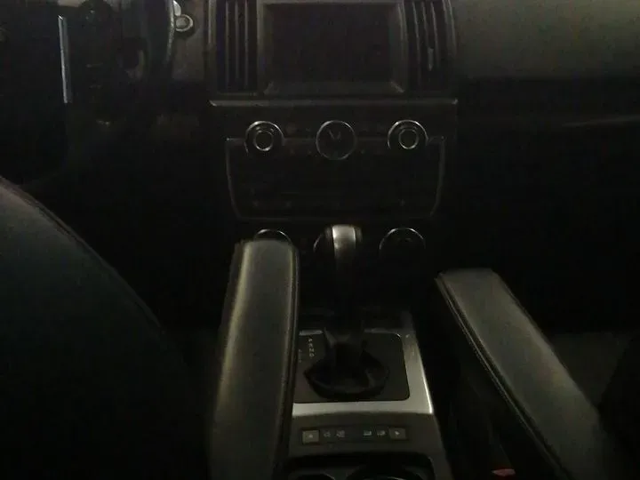 2013 Land Rover Freelander 2 2.2T 190HP L4 6AT,autocango,china used car exporter,china ev exporter,chinese used car exporter,chinese used ev exporter