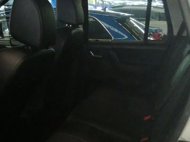 2013 Land Rover Freelander 2 2.2T 190HP L4 6AT,autocango,china used car exporter,china ev exporter,chinese used car exporter,chinese used ev exporter