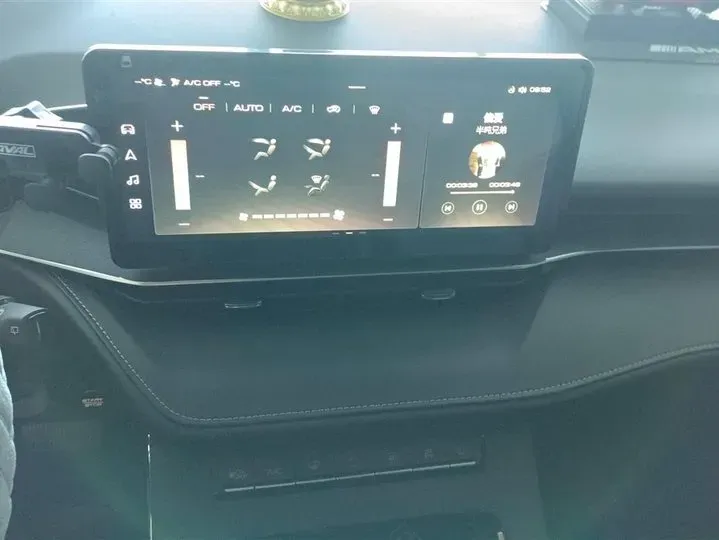 2021 Haval H6 1.5T 169HP L4 7DCT,autocango,china used car exporter,china ev exporter,chinese used car exporter,chinese used ev exporter