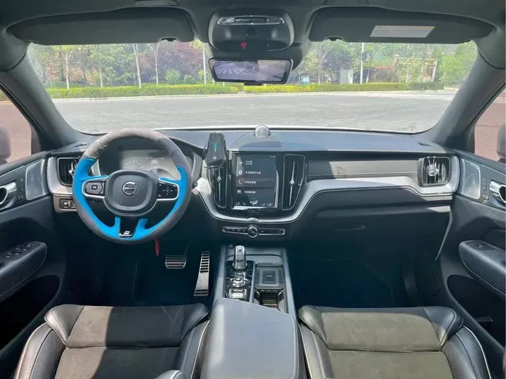 2019 Volvo XC60 2.0T 320HP L4 8AT PHEV 10.1KWH,autocango,china used car exporter,china ev exporter,chinese used car exporter,chinese used ev exporter