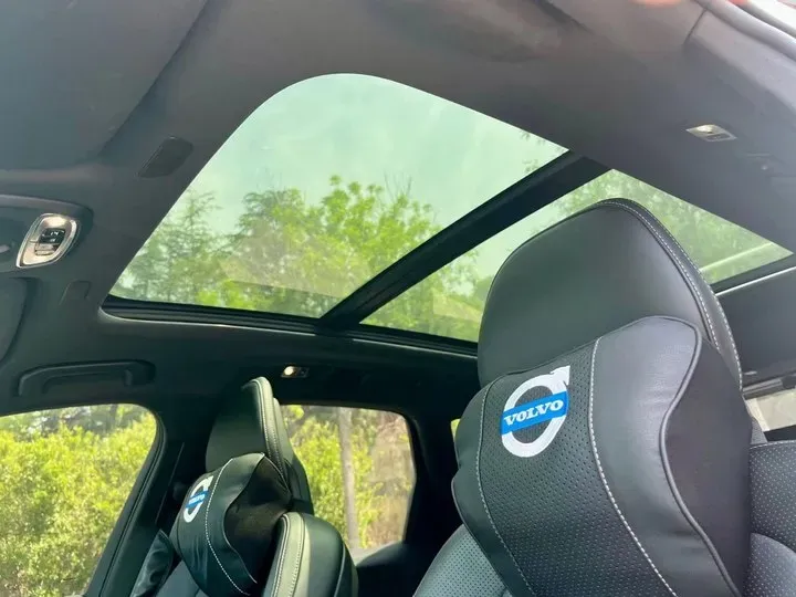 2019 Volvo XC60 2.0T 320HP L4 8AT PHEV 10.1KWH,autocango,china used car exporter,china ev exporter,chinese used car exporter,chinese used ev exporter