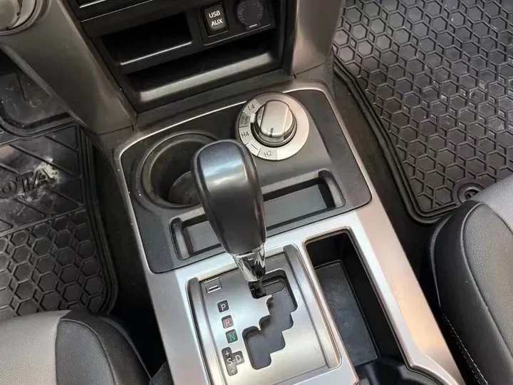 2022 Toyota 4Runner 4.0L 273HP V6 5AT,autocango,china used car exporter,china ev exporter,chinese used car exporter,chinese used ev exporter