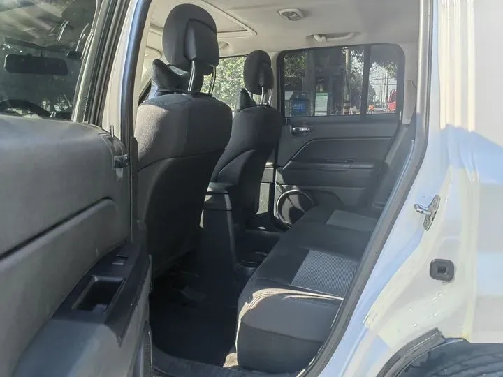 2012 Jeep Patriot 2.4L 170HP L4 CVT,autocango,china used car exporter,china ev exporter,chinese used car exporter,chinese used ev exporter