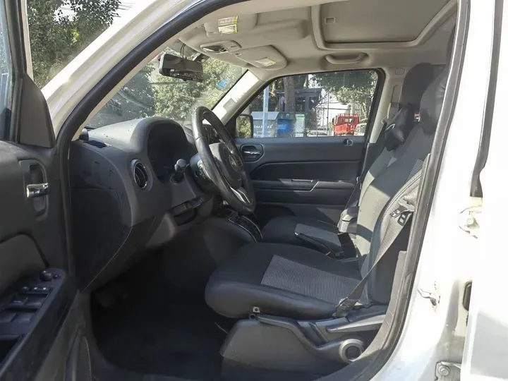 2012 Jeep Patriot 2.4L 170HP L4 CVT,autocango,china used car exporter,china ev exporter,chinese used car exporter,chinese used ev exporter