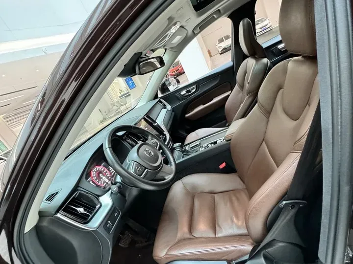 2019 Volvo XC60 2.0T 254HP L4 8AT,autocango,china used car exporter,china ev exporter,chinese used car exporter,chinese used ev exporter