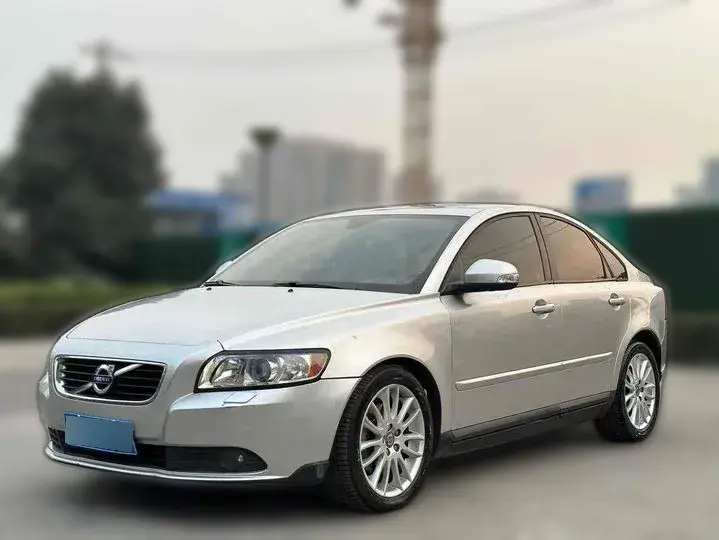 2012 Volvo S40 2.0L 141HP L4 6DCT