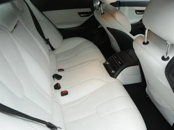 2013 BMW M6 4.4T 560HP V8 7DCT,autocango,china used car exporter,china ev exporter,chinese used car exporter,chinese used ev exporter